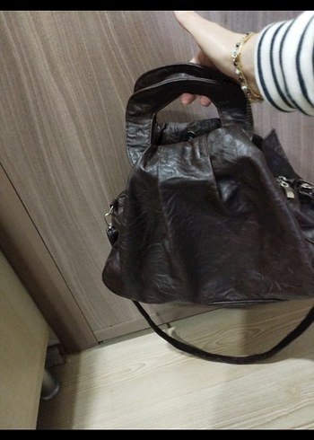 Kahverengi Deri Fiyonk  kemer Detaylı Kadın Çanta - Görsel 4