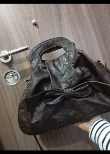 Kahverengi Deri Fiyonk  kemer Detaylı Kadın Çanta - Görsel 2
