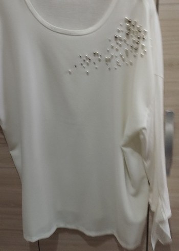 Payet Detaylı Beyaz Kısa Kollu Bluz - Görsel 3