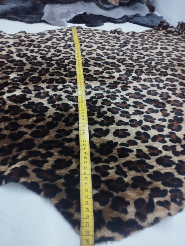 Leopar Desenli Hakiki kuzu derisi - Görsel 3
