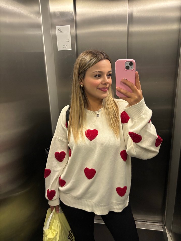 Beyaz Kırmızı Kalp Desenli Salaş Kazak - Görsel 2