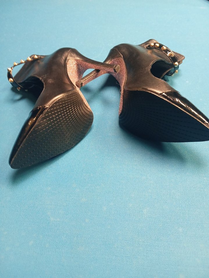 Şık ve Zamansız: Hakiki Deri Sivri Burun Tokalı Bot sıfır.37 - Görsel 5