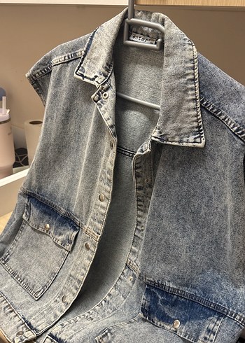 Gri Düğmeli Kolsuz Denim Ceket - Görsel 2