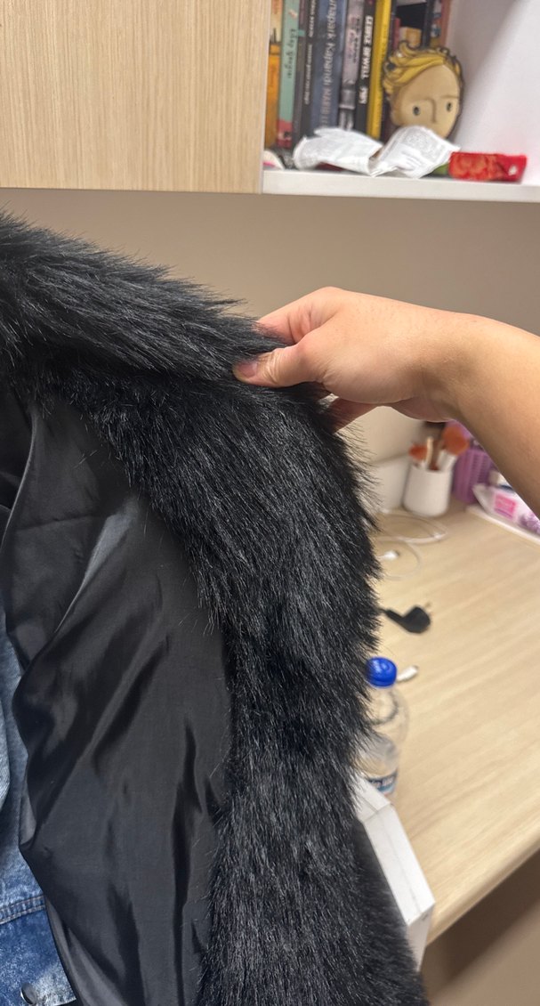 Siyah Kürk Detaylı Midi Kadın Mont - Görsel 2