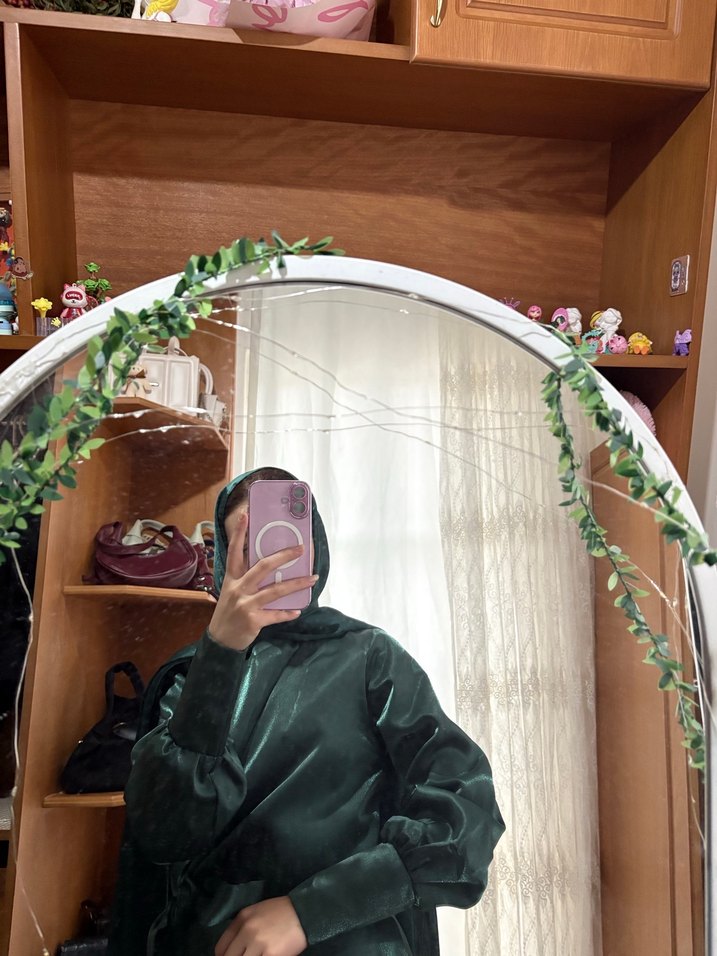 Drapeli Yüksek Yakalı Uzun Kadın Elbise - Görsel 4