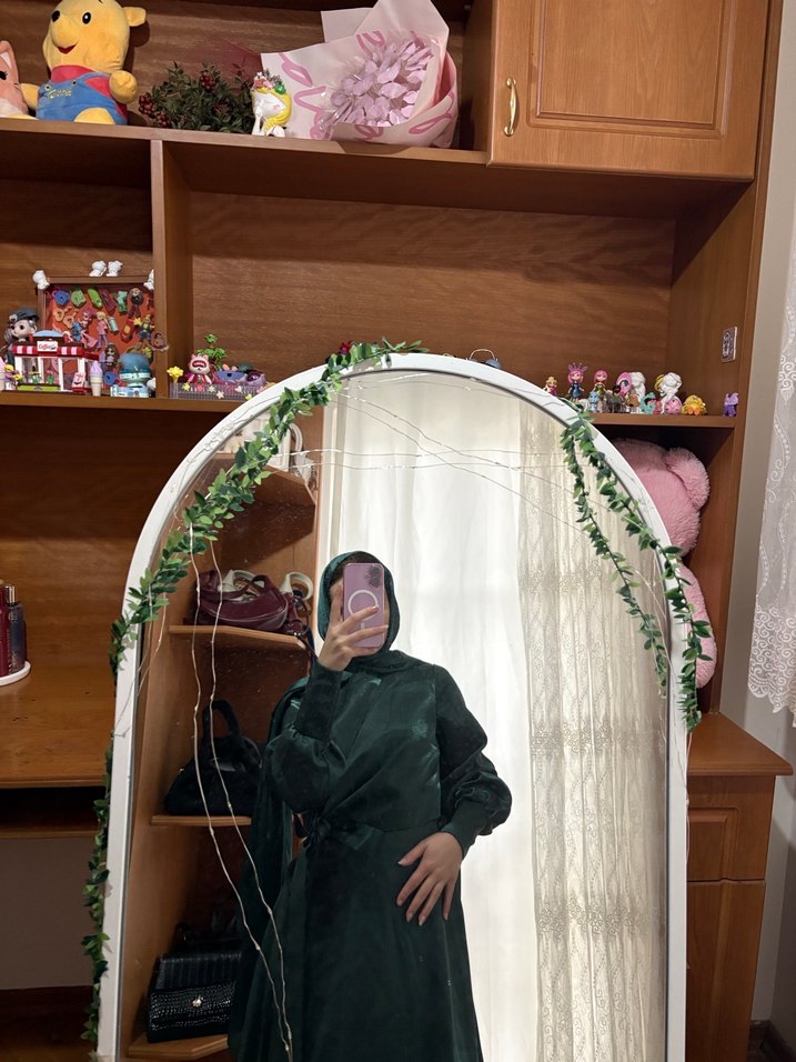 Drapeli Yüksek Yakalı Uzun Kadın Elbise - Görsel 3