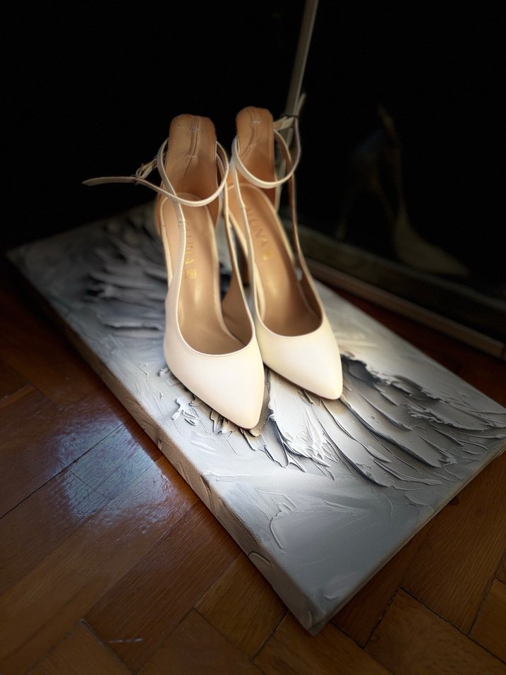 Beyaz Tokalı İnce Topuklu Kadın Abiye Ayakkabı - Görsel 4