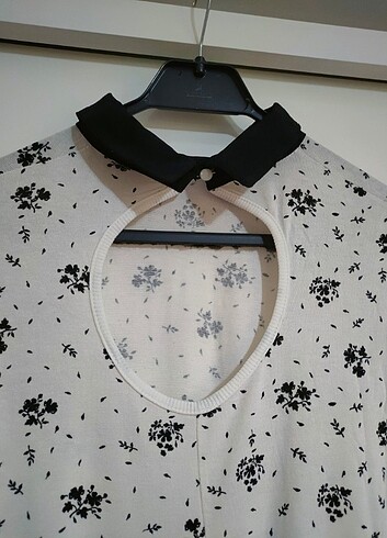 Diğer Siyah Beyaz çiçekli yakalı penye bluz