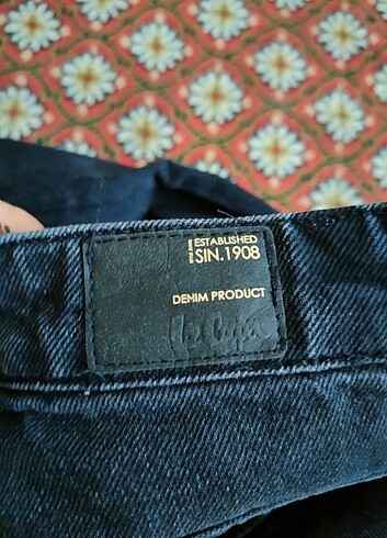 27 Beden Lee Cooper Yırtık Detaylı Jean Koy Pantolon 