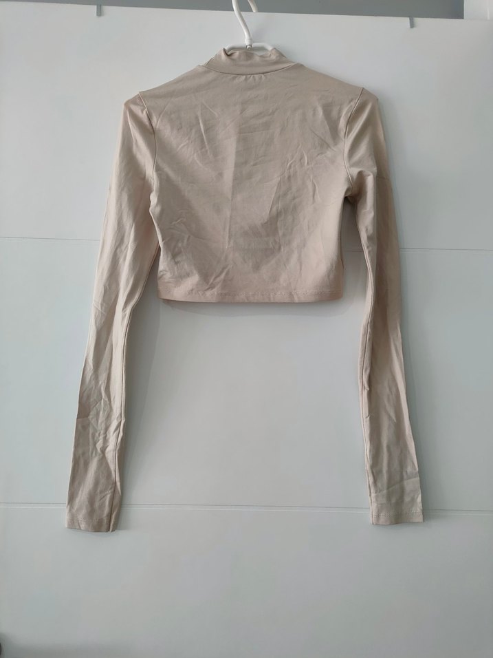 Uzun Kollu Bej Yüksek Yakalı Bluz - Görsel 2