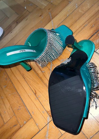 Yeşil Parlak Taşlı Topuklu Zara - Görsel 3