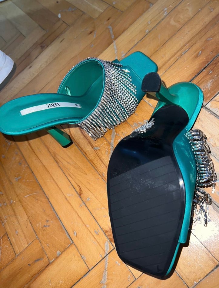 Yeşil Parlak Taşlı Topuklu Zara - Görsel 3