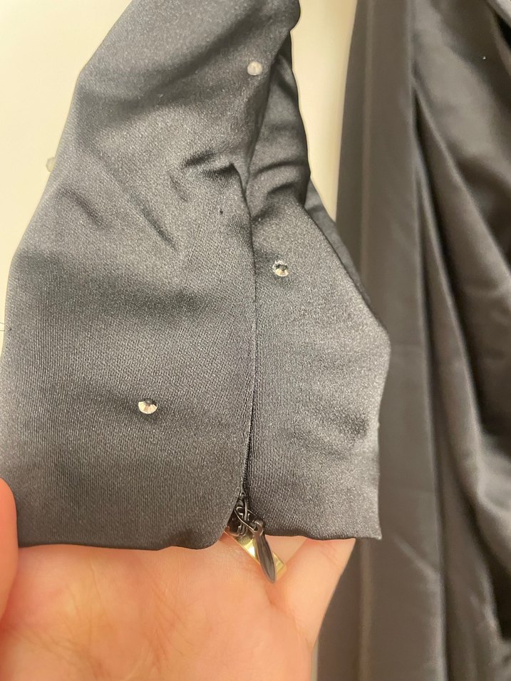 Uzun Kollu Siyah Taş İşlemeli Abiye Elbise - Görsel 3