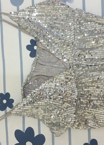 Pullu Mini Büstiyer, İnce Askılı, V Yakalı - Görsel 2