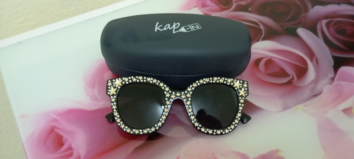 Yıldızlı Pullu Siyah Kadın Güneş Gözlüğü - Görsel 2