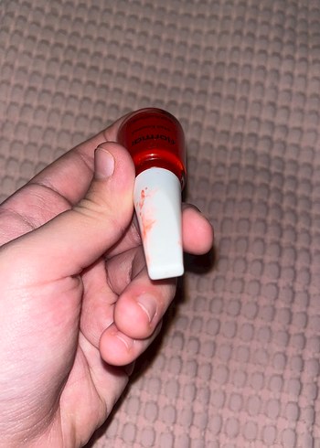 Flormar Parlak Kırmızı Oje - Görsel 4