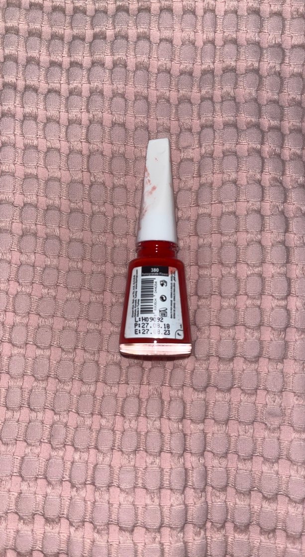 Flormar Parlak Kırmızı Oje - Görsel 2