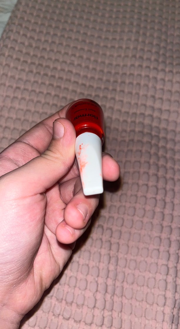 Flormar Parlak Kırmızı Oje - Görsel 4