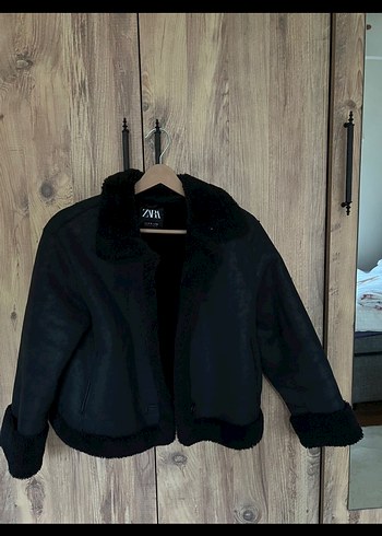 Siyah Kürklü Kadın Ceket - Görsel 3