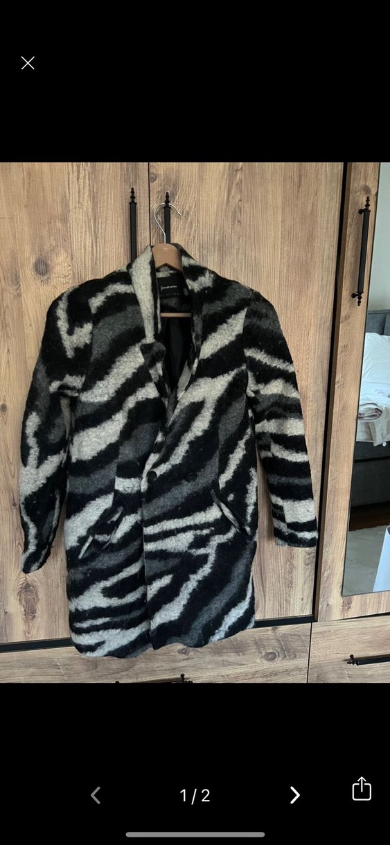 Gri Zebra Desenli Kadın Midi Kaban - Görsel 2