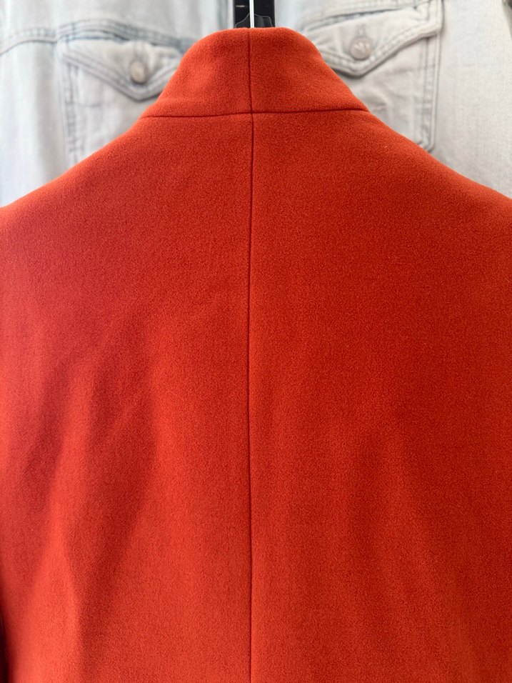 Turuncu Düğmeli Kaban - Görsel 3