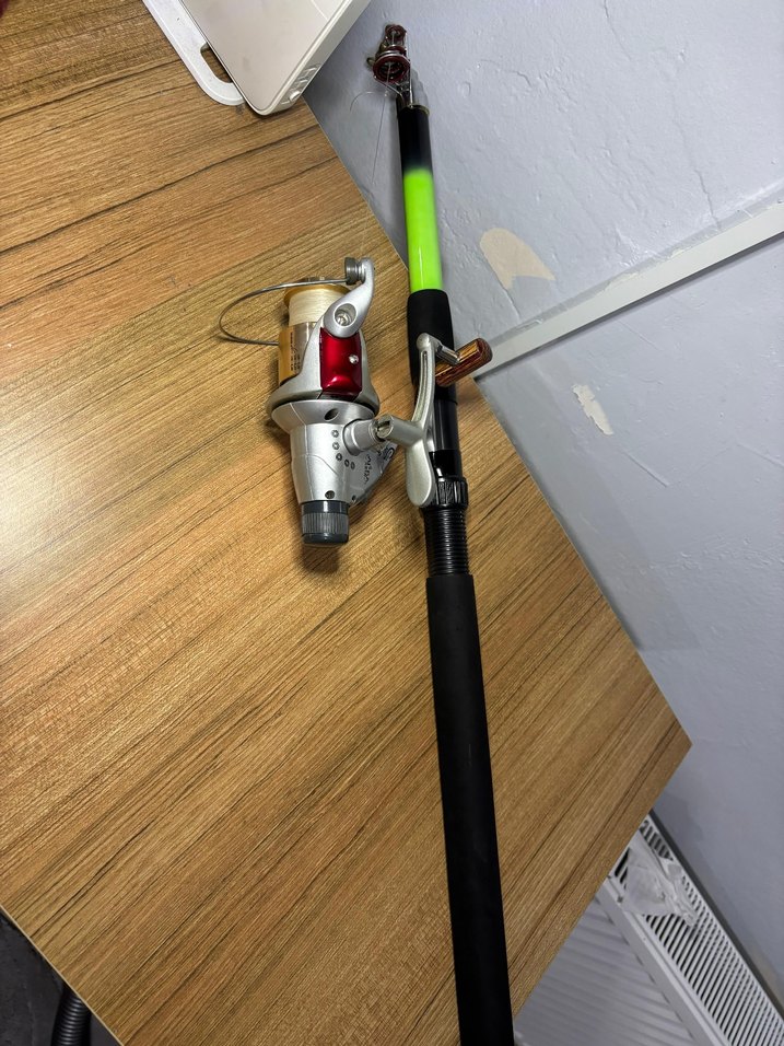 Yeşil Balıkçı Kamışı ve Makinesi - Görsel 3