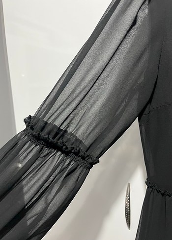 Uzun Kollu Siyah Fırfırlı Siyah Elbise - Görsel 2