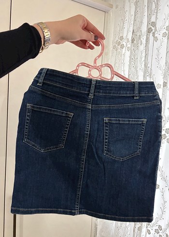 Zincir Detaylı Mavi Denim Mini Etek - Görsel 2