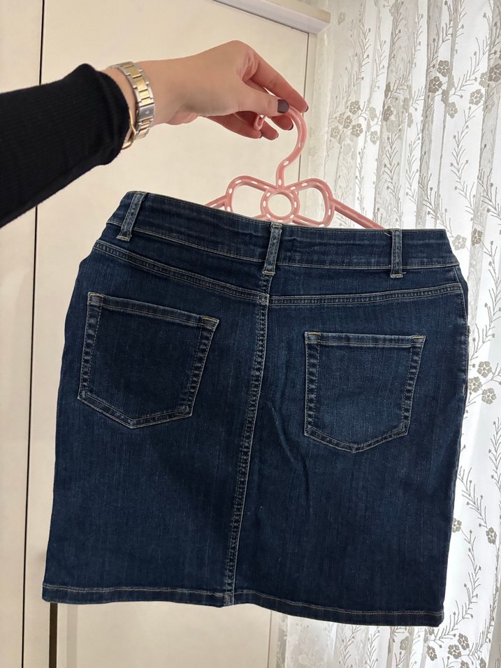 Zincir Detaylı Mavi Denim Mini Etek - Görsel 2