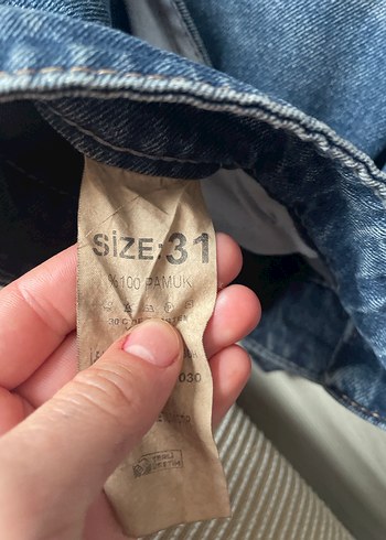 Gri Düğmeli Bol Kesim Kadın Kot Pantolon - Görsel 3