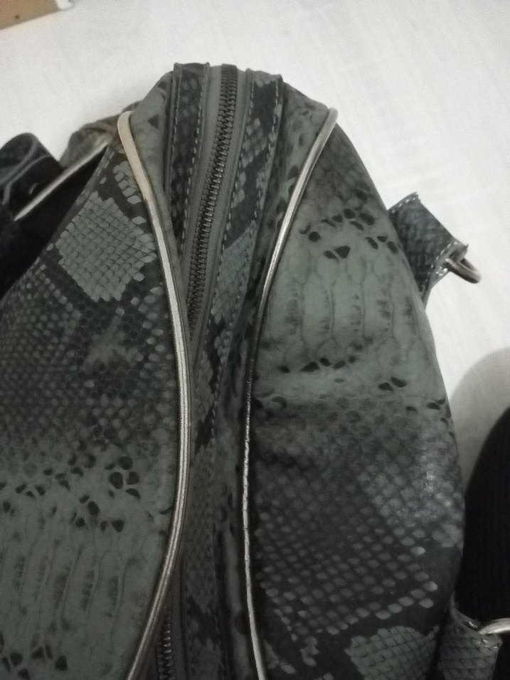 Gri Yılan Desenli Kadın Deri Çanta - Görsel 4