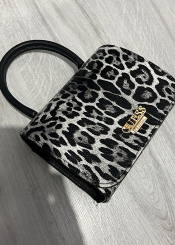 Guess Leopar Desenli Kadın Deri Çanta - Görsel 3