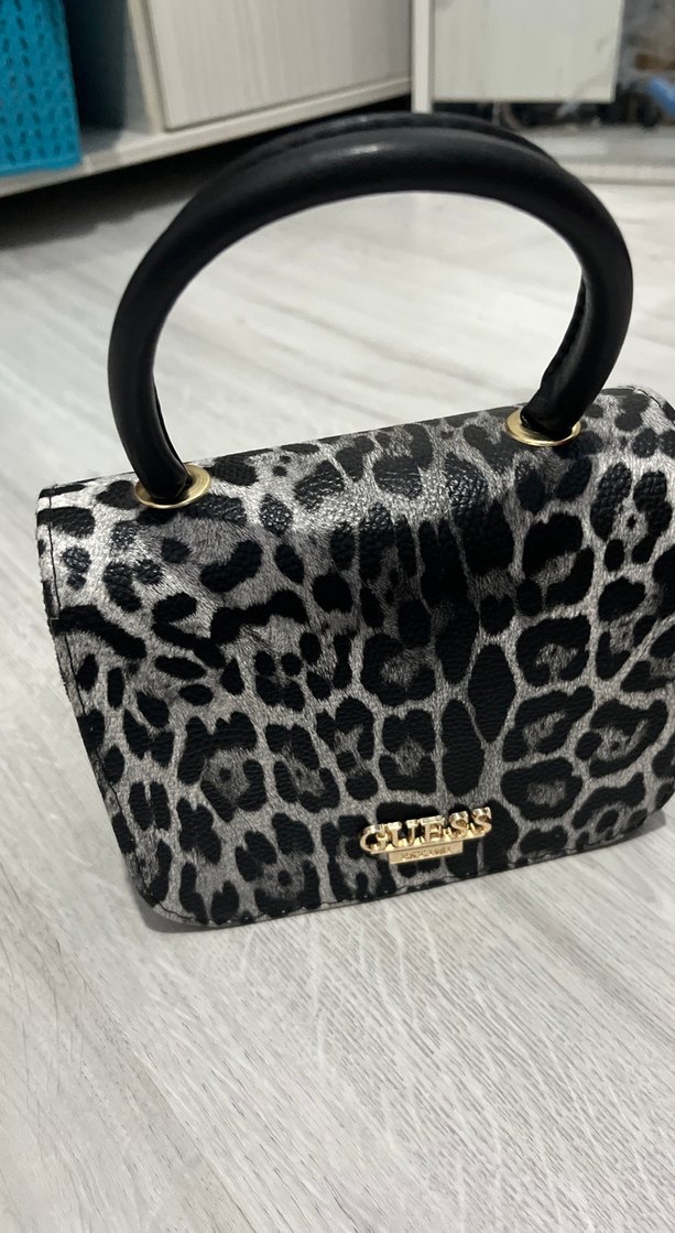 Guess Leopar Desenli Kadın Deri Çanta - Görsel 2