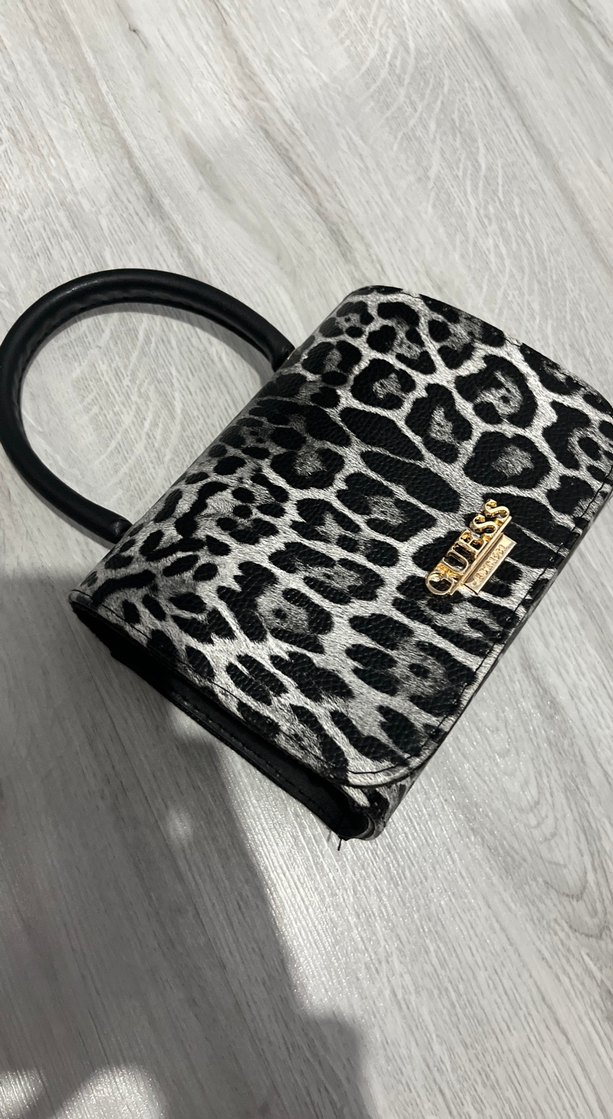 Guess Leopar Desenli Kadın Deri Çanta - Görsel 3