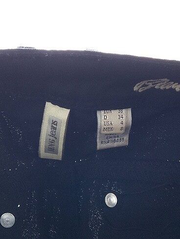 36 Beden siyah Renk Mango Jean / Kot %70 İndirimli.