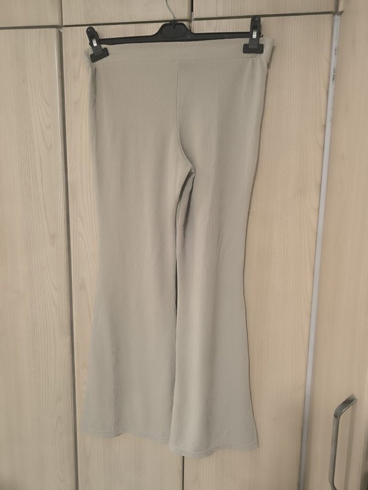 Bej Rahat Kesim Kısa Kollu Kadın Takımı - Görsel 3