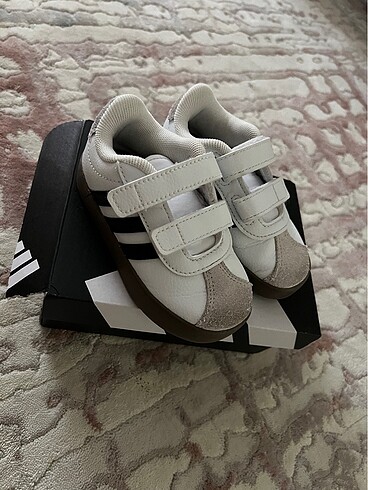 Adidas Adidas 22 numara bebek ayakkabı
