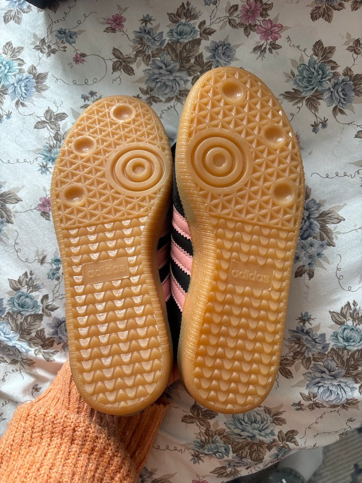 Pembe Şeritli Siyah Bağcıklı Spor Ayakkabı - Görsel 3