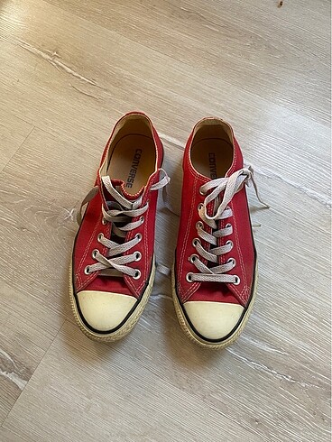 38 Beden kırmızı Renk Kırmızı converse