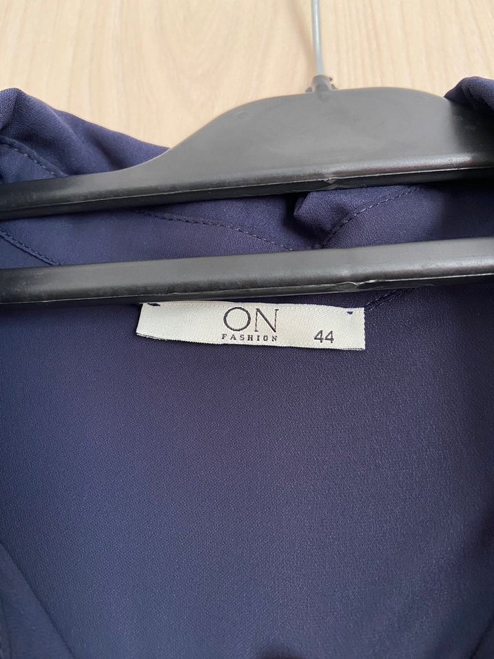 Düğmeli Lacivert Yılan Desenli Uzun Kadın Tunik - Görsel 4