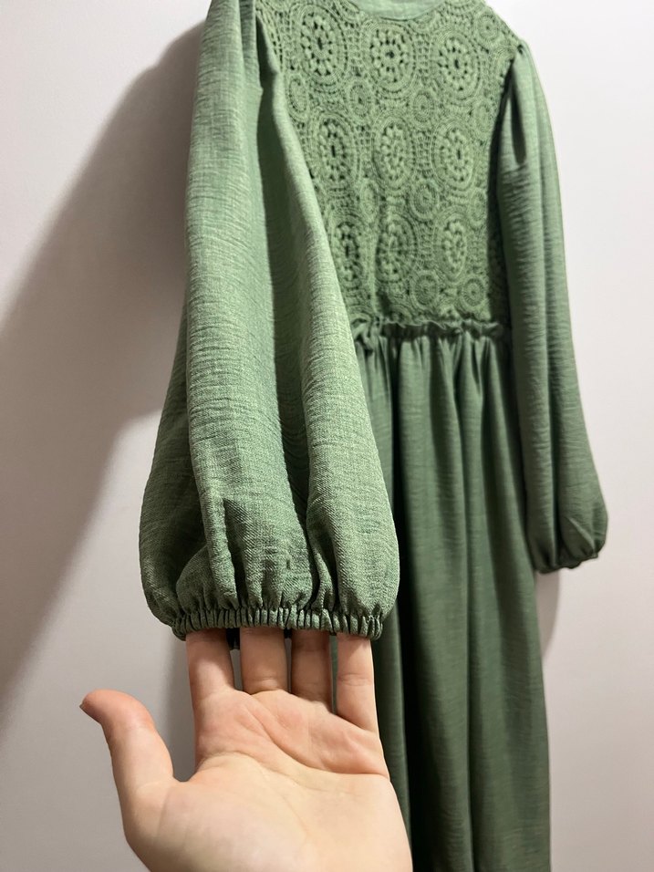 Yeşil Nakışlı Uzun Bohem Elbise - Görsel 3