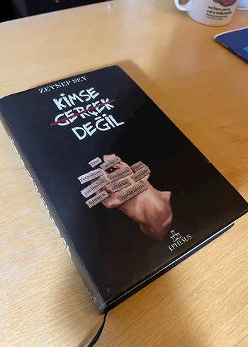 Zeynep Sey - Kimse Değil Romanı - Görsel 2