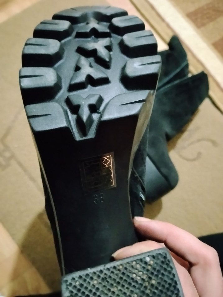 Siyah Süet Tokalı Gotik Kadın Bot - Görsel 3