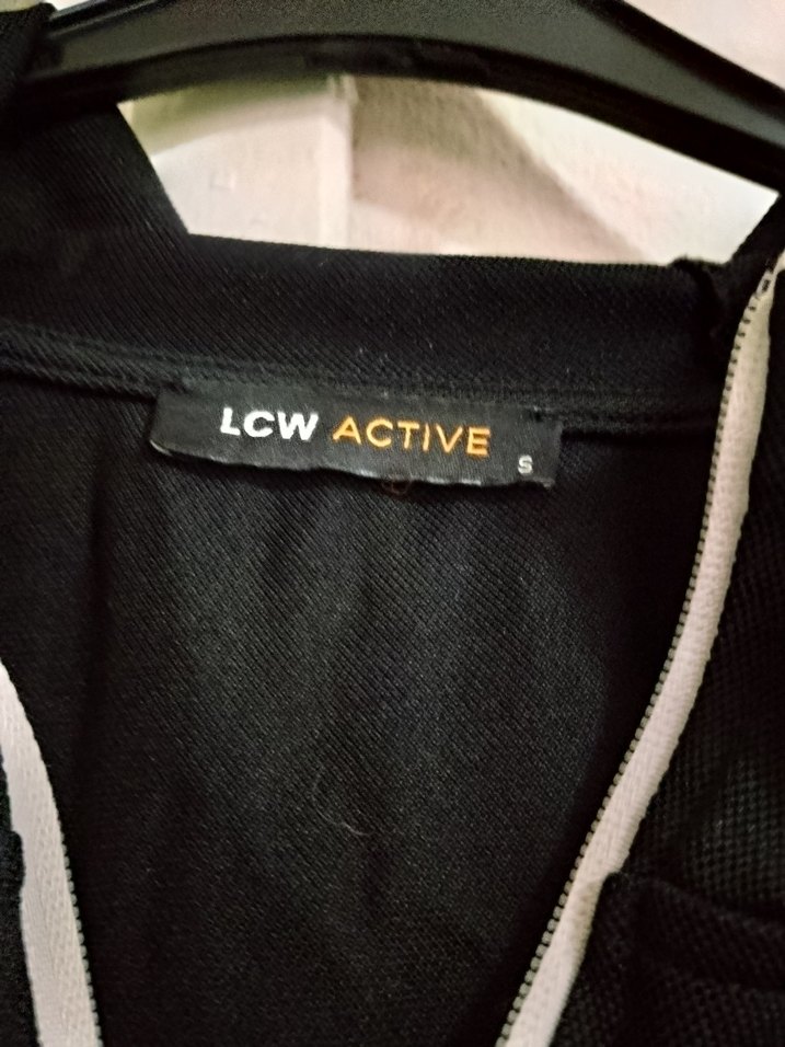 Siyah Fermuarlı Spor Ceket - Görsel 2