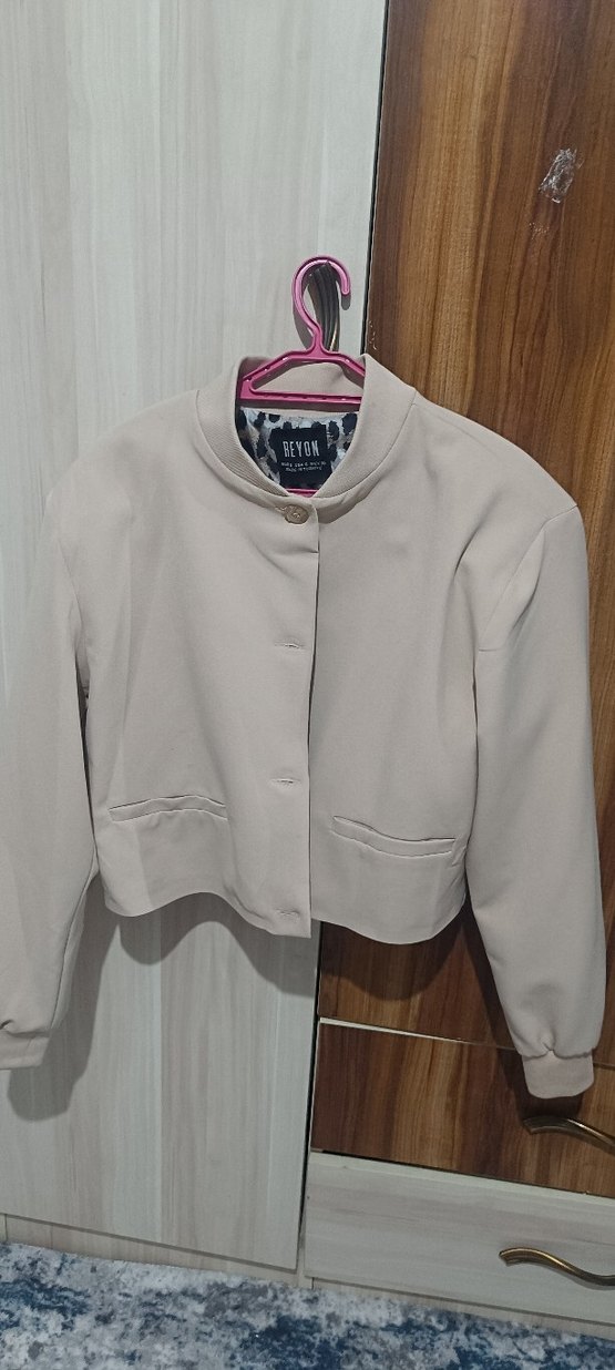 Bej Düğmeli Kadın Midi Ceket - Görsel 2