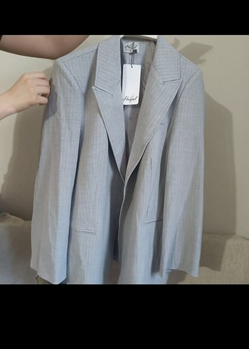 Gri Keten Kumaşlı Düğmeli Kadın Blazer - Görsel 2