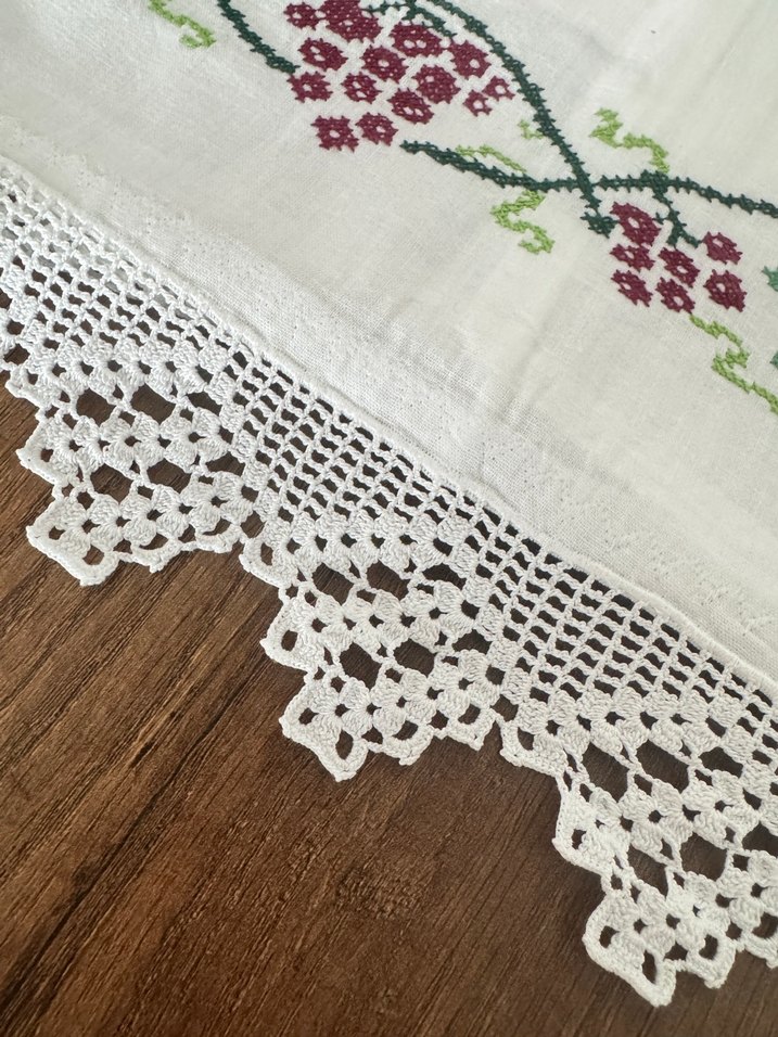 Nakışlı kanaviçe Beyaz Dantel Kenarlı yastık kılıfı - Görsel 4