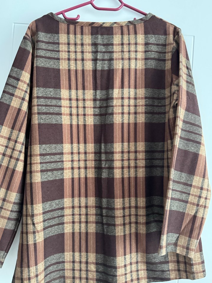 Düğmeli Uzun Kollu Kahverengi Ekose Kadın Gömlek - Görsel 3