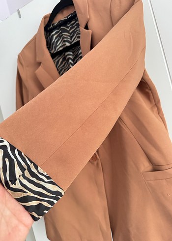 Bej Zebra Desenli Düğmeli Kadın Blazer - Görsel 2