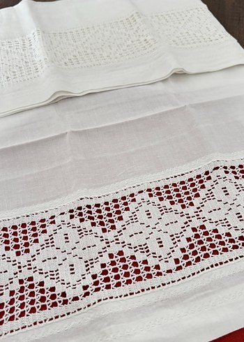 Beyaz dantel sarılı piko yastık takımı - Görsel 2